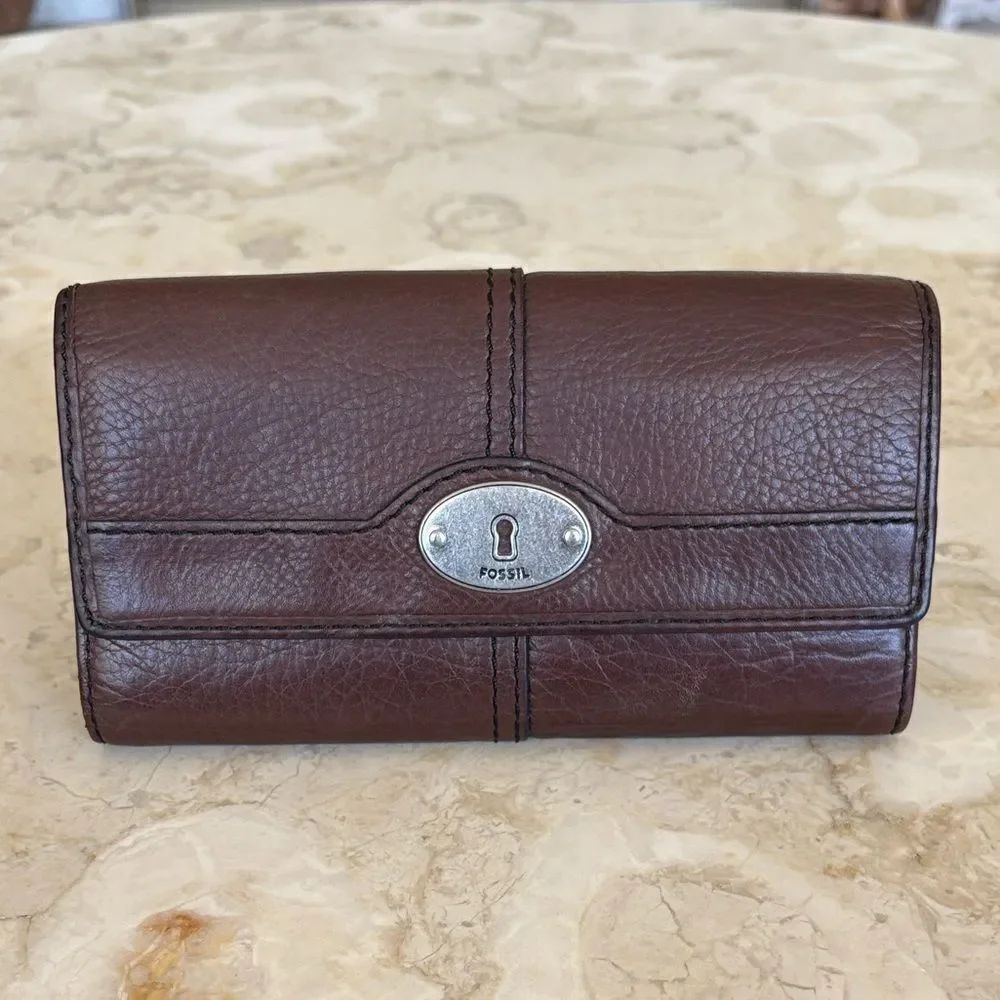 Fossil Maddox Tri-Fold Leather Wallet